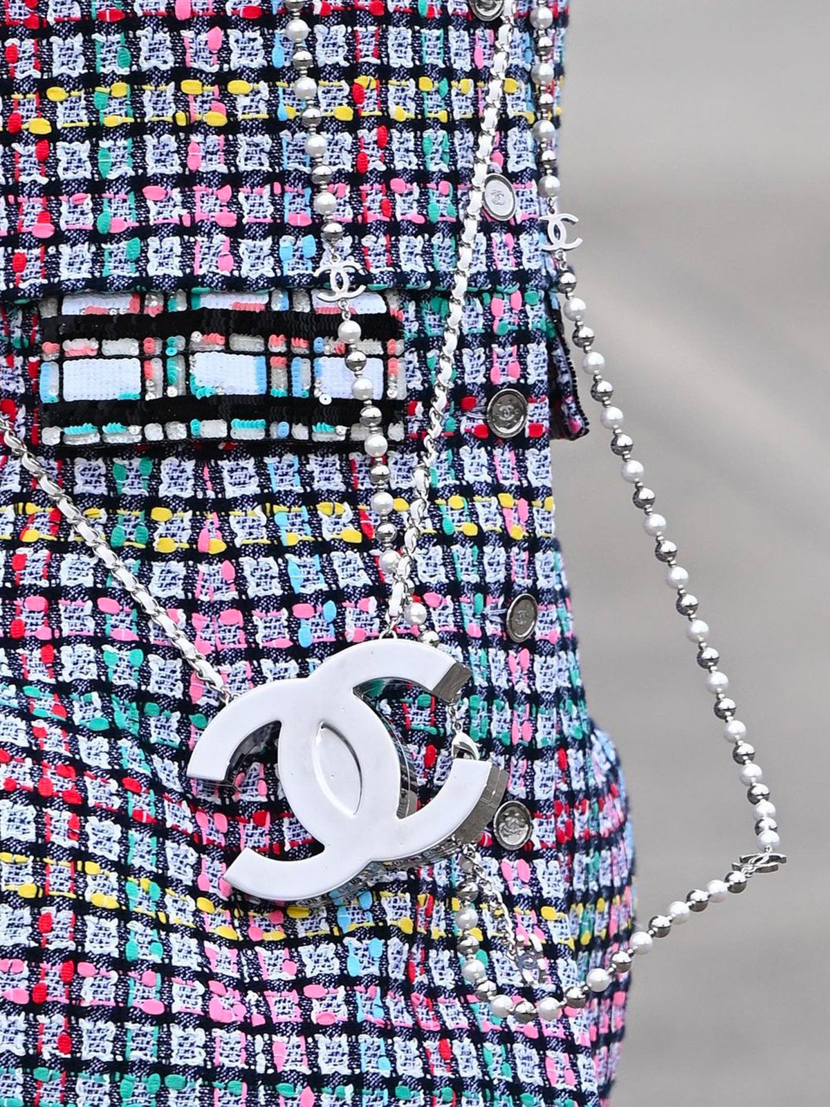 Les tendances accessoires du défilé Chanel Croisière 2024 