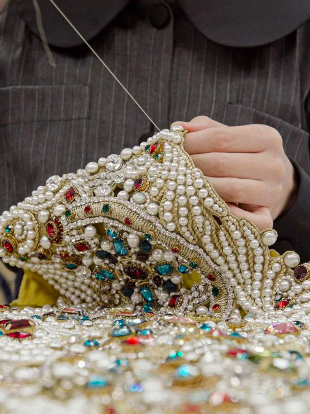 Dal cuore alle mani: Dolce&Gabbana rende omaggio alle maestrie artigianali