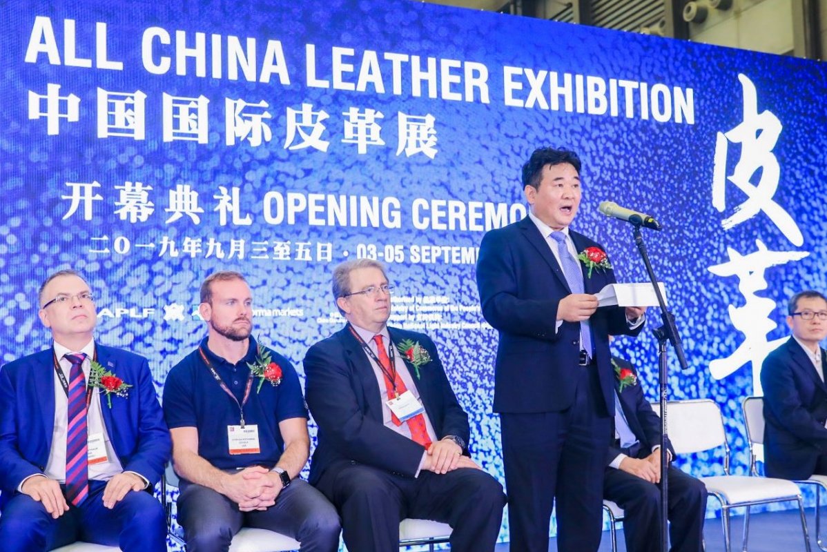 L’industria della pelle in Cina: intervista a Li Yizhong, presidente della CLIA